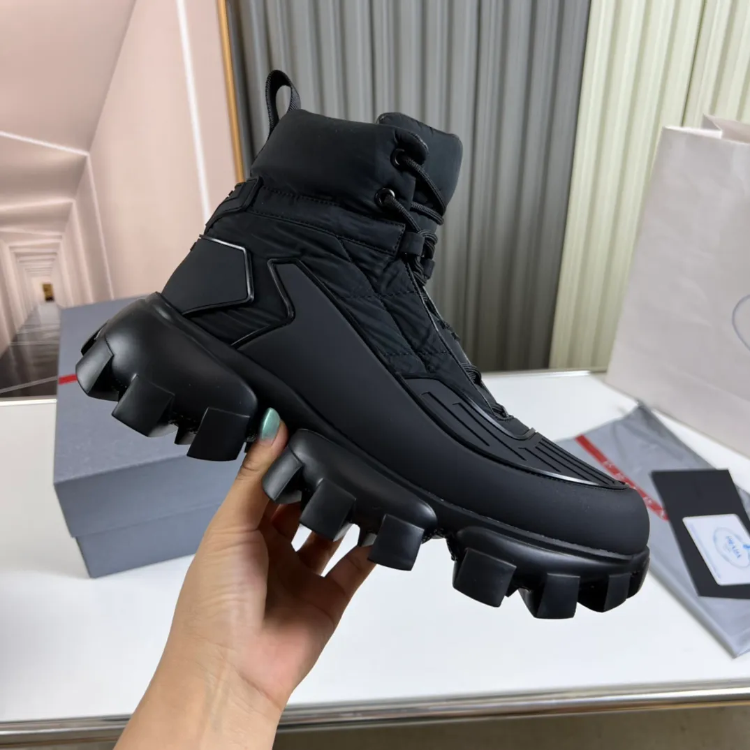 Men's shoes 💰620💰 [PRADA] Autumn and winter hot men's shoes shipped 👏Official website synchronized ⬆️Original fly-knit film fabric + cowhide lining, 1⃣️:1⃣️reproduction, original sole, 38-45 (45. Customized, non-refundable)